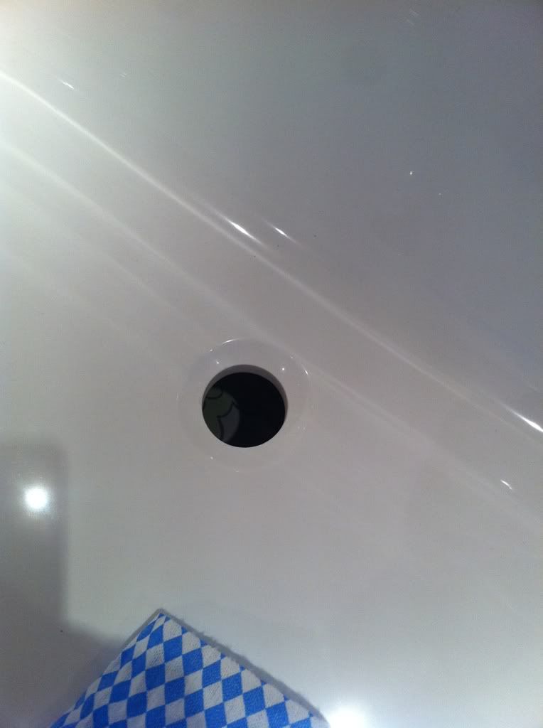 Sealing bath waste www.ultimatehandyman.co.uk