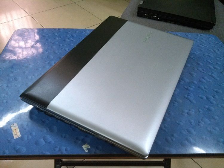 laptop SAMSUNG RV409 core i3 ram 2g hdd 320g new 99% giá 5tr9, BH 3 tháng - 6