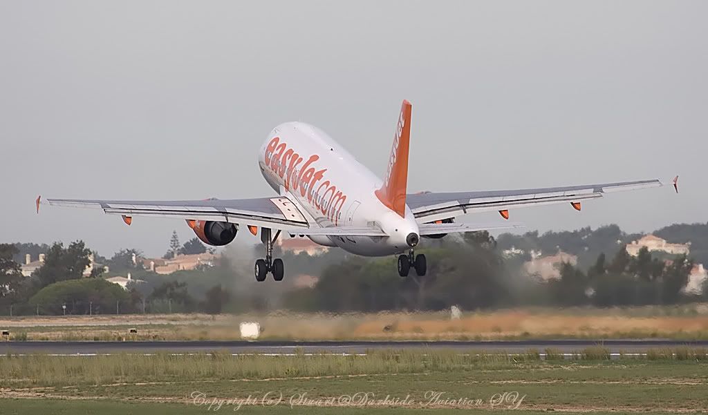 http://i256.photobucket.com/albums/hh186/thresholdkid/Faro/Easyjet-IMG_5456-border.jpg