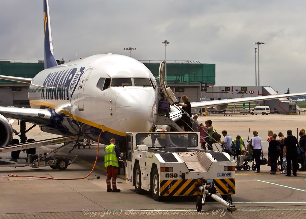 http://i256.photobucket.com/albums/hh186/thresholdkid/Stansted/Ryanair_MG_8855---Copy-border.jpg