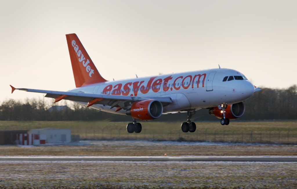 http://i256.photobucket.com/albums/hh186/thresholdkid/finningley/Easyjet_MG_2783---Copy.jpg