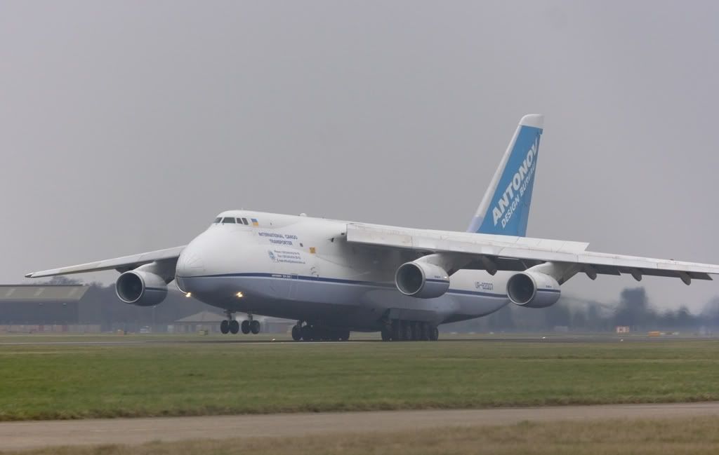 http://i256.photobucket.com/albums/hh186/thresholdkid/finningley/IMG_5908-Antonov.jpg