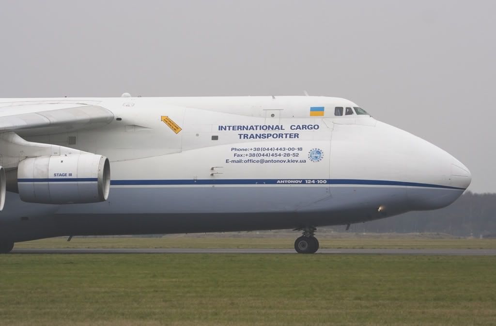 http://i256.photobucket.com/albums/hh186/thresholdkid/finningley/IMG_5913-Antonov.jpg