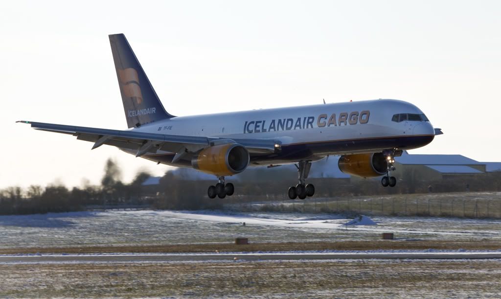 http://i256.photobucket.com/albums/hh186/thresholdkid/finningley/Icelandair_MG_2761.jpg