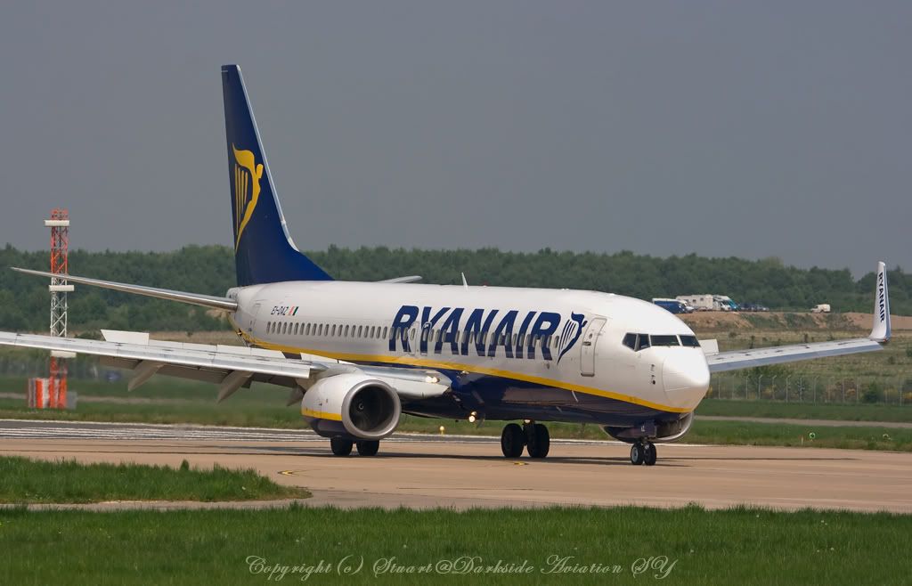 http://i256.photobucket.com/albums/hh186/thresholdkid/finningley/Ryannair-IMG_6267--border.jpg
