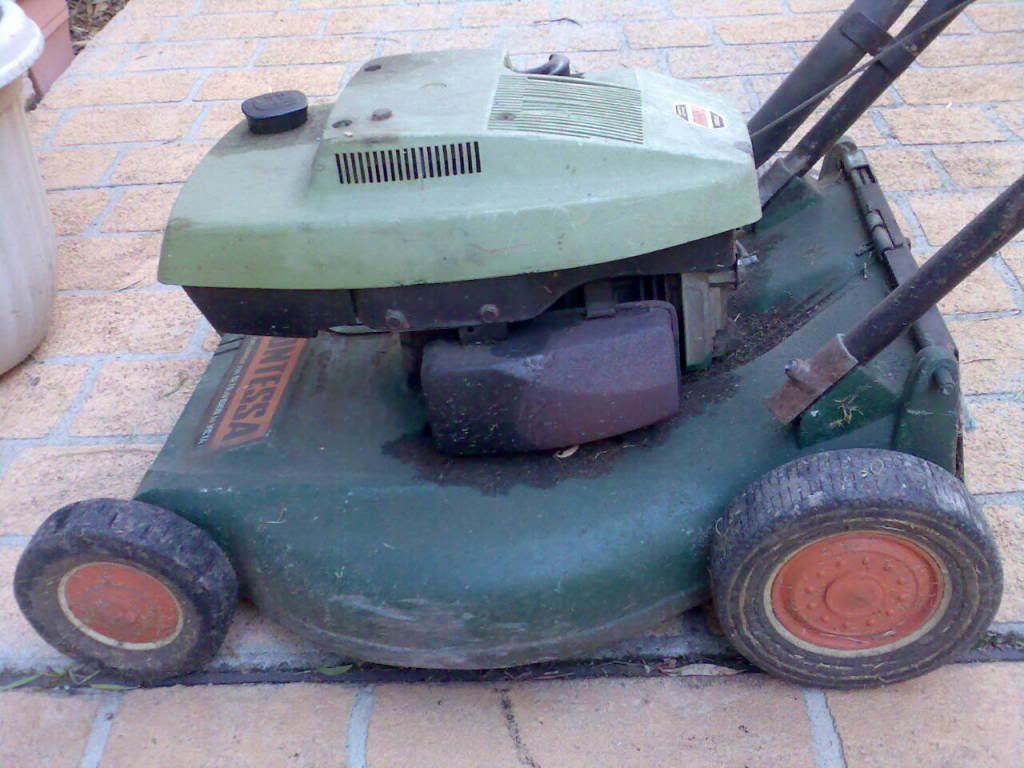 [Linked Image from i256.photobucket.com]