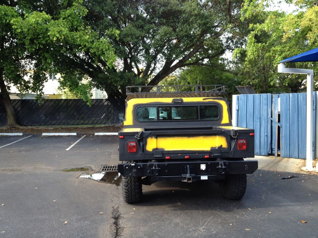 yellow hummer h1