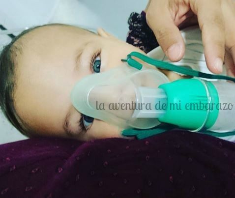  photo bebe-asma-mascarilla-aerosol-es_zpsjvdhrmn1.jpg