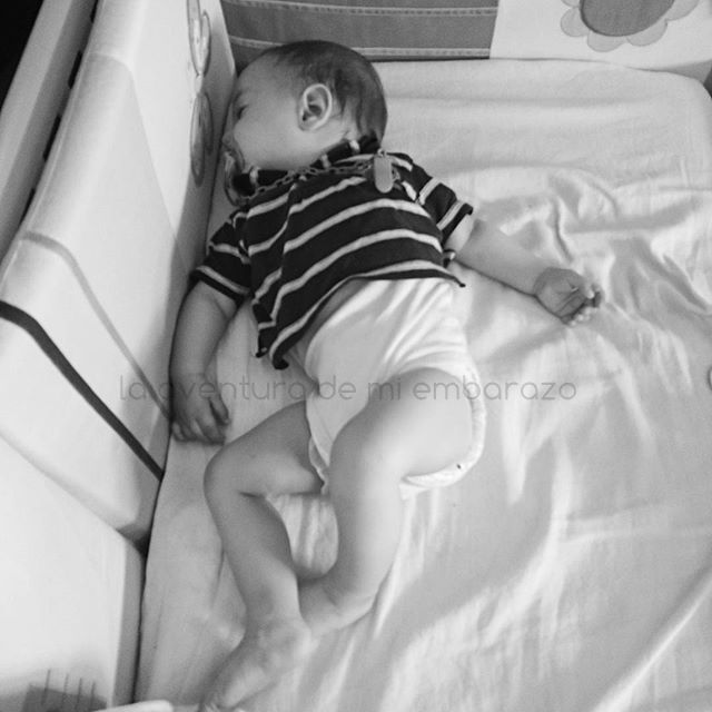  photo bebe-durmiendo-cuna_zpsmlidjgvc.jpg