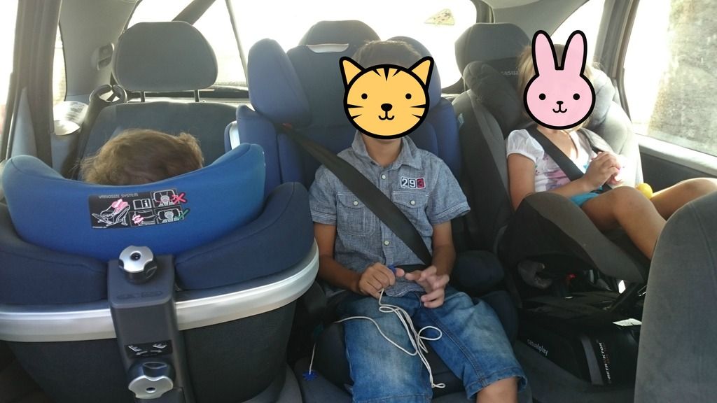  photo familia-numerosa-coche-_zpswjtcshgl.jpg